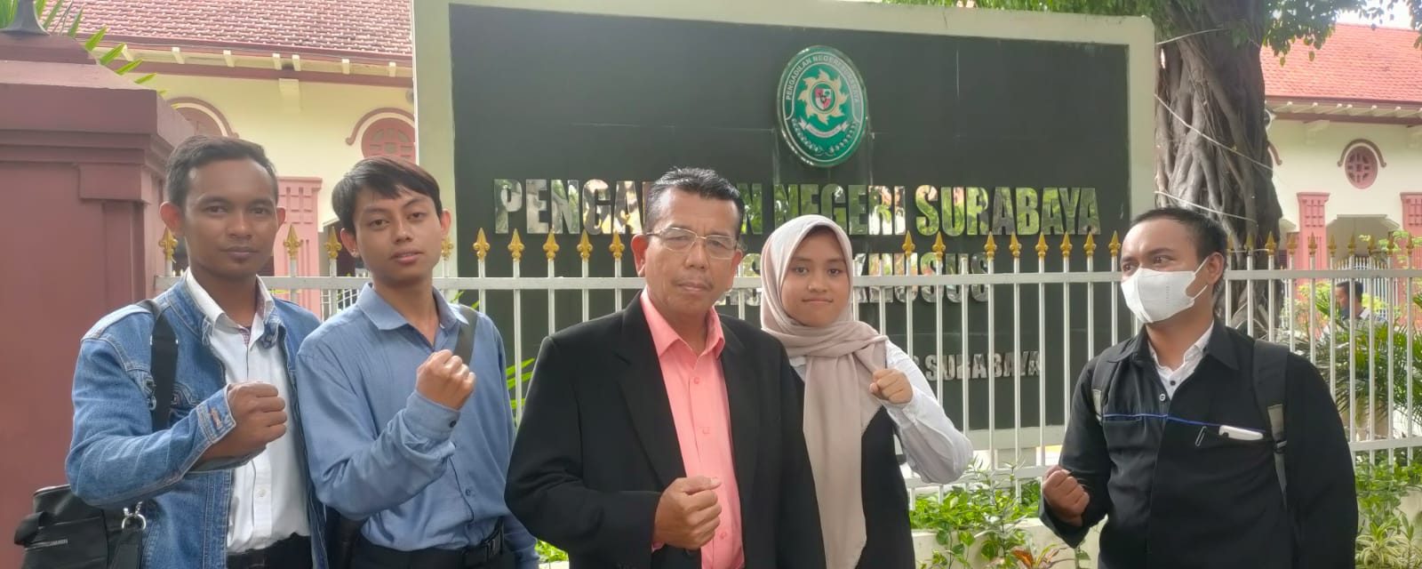 Mahasiswa HKI IAI Al-Khoziny Lakukan Pengamatan Sidang Tipikor di Surabaya: Perkuat Pemahaman Hukum Materiil dan Prosedural